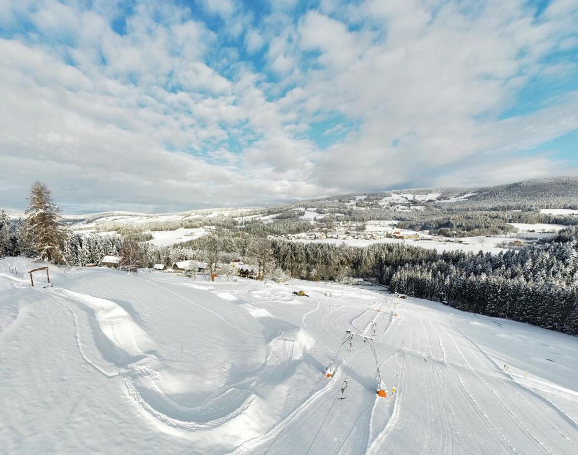 Отель Gasthof Wiesenhofer Miesenbach  Экстерьер фото